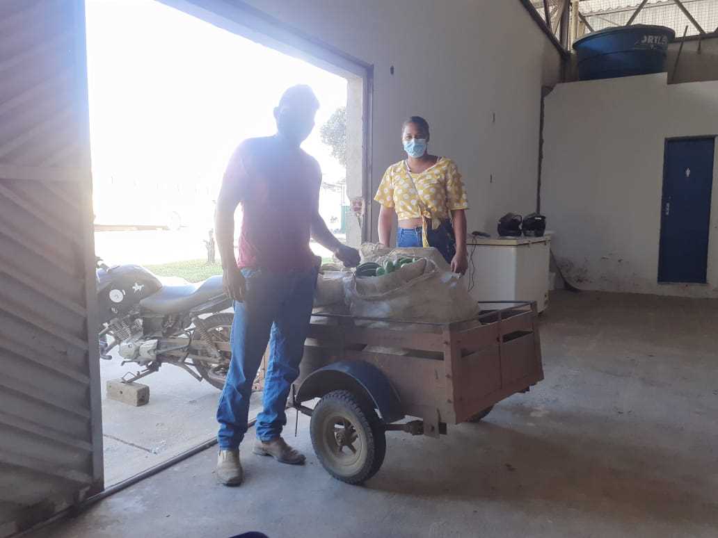 Camacã: Secretaria de Agricultura anuncia a chegada de água para 2 Assentamentos e faz entrega de alimentos para famílias